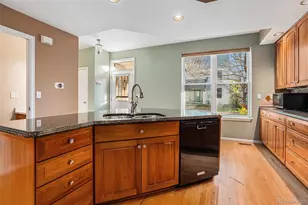 1613 W Canal Ct, Littleton, CO 80120 - Photo 10