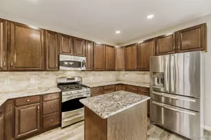22785 E Ottawa Pl, Aurora, CO 80016 - Photo 2