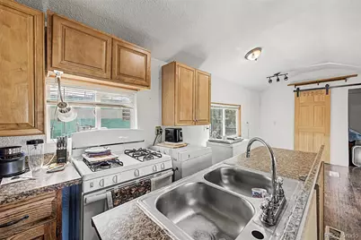 15150 S Golden Road, Golden, CO 80401 - Photo 10
