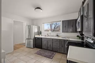 431 Revere St, Aurora, CO 80011 - Photo 6