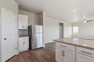 48295 Shetland Dr, Bennett, CO 80102 - Photo 4