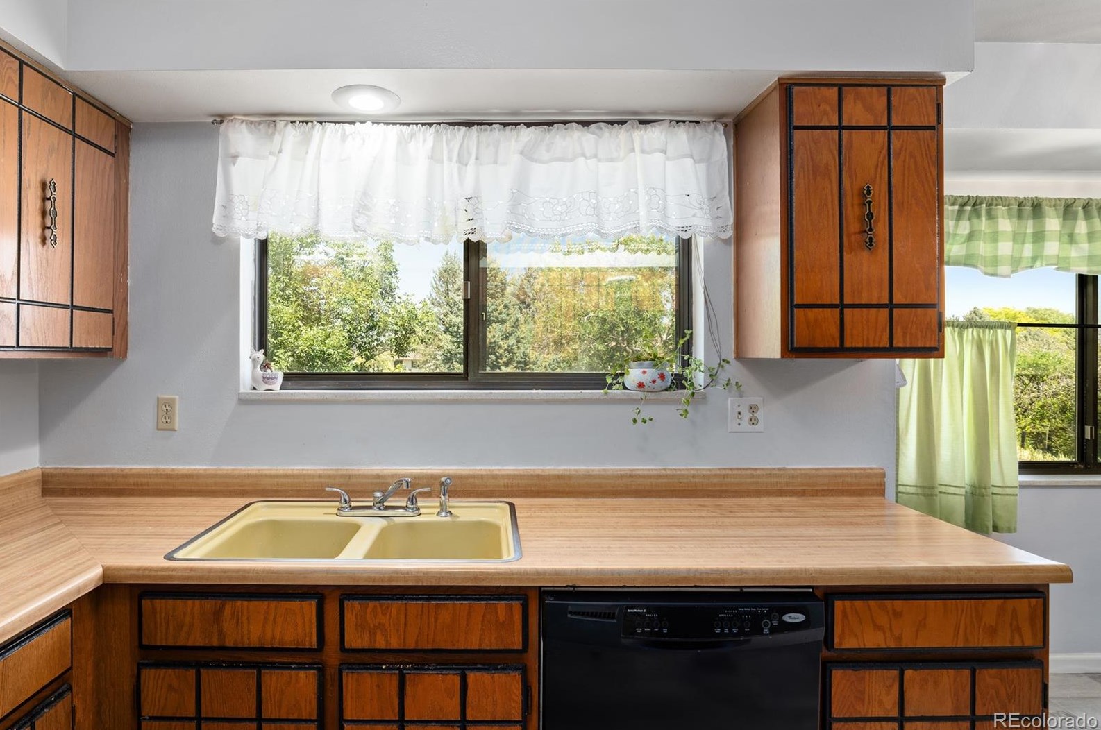 7263 Walker Pl, Littleton CO 80123-3145 exterior