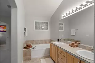 1385 S Ulster St, Denver, CO 80231 - Photo 14