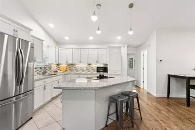 993 S Oakland Court, Aurora, CO 80012 - Photo 4