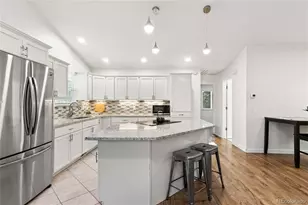 993 S Oakland Ct, Aurora, CO 80012 - Photo 4