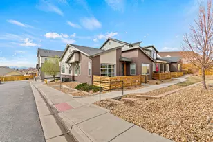 19515 E Sunset Cir, Aurora, CO 80015 - Photo 40