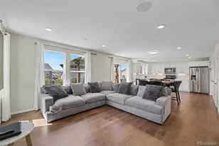 871 N Waterloo Cir, Aurora, CO 80018 - Photo 6