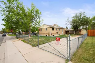 2161 Meadowbrook Dr, Denver, CO 80221 - Photo 4
