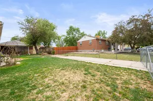 2161 Meadowbrook Dr, Denver, CO 80221 - Photo 30