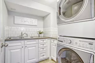 860 S Vine St, Denver, CO 80209 - Photo 32