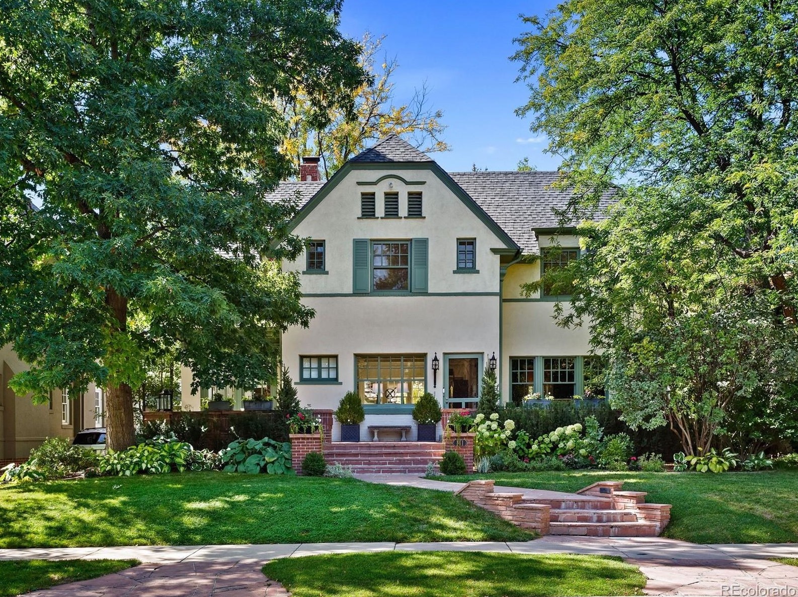 141 Gilpin St, Denver, CO 80218-4011