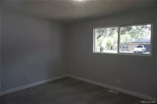 5527 Chandler Ct, Denver, CO 80239 - Photo 18