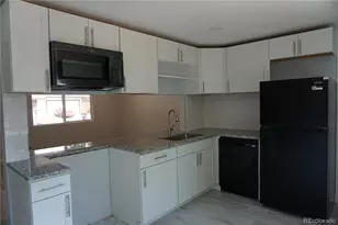 5527 Chandler Ct, Denver, CO 80239 - Photo 10