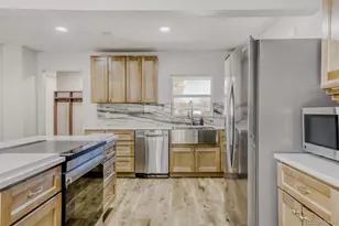 1147 S Kendall Ct, Lakewood, CO 80232 - Photo 4