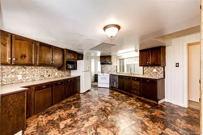 8475 Strasburg Road, Strasburg, CO 80136 - Photo 10