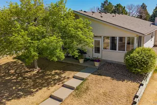 21 Curtis Ct, Broomfield, CO 80020 - Photo 2