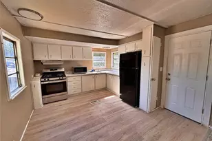 220 Mount View Ln, Colorado Springs, CO 80907 - Photo 6