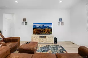 121 S Vandriver Wy, Aurora, CO 80018 - Photo 8