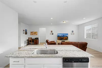 121 S Vandriver Way, Aurora, CO 80018 - Photo 16