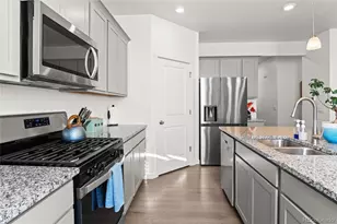 27436 E Byers Pl, Aurora, CO 80018 - Photo 6