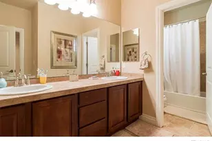 10262 Greentrail Cir, Lone Tree, CO 80124 - Photo 28