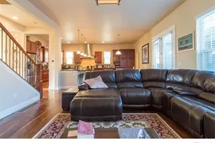 10262 Greentrail Cir, Lone Tree, CO 80124 - Photo 4