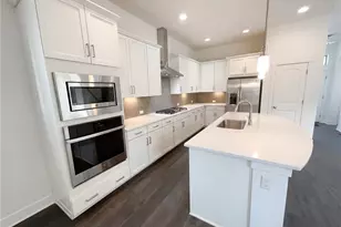 10260 E 57th Pl, Denver, CO 80238 - Photo 2