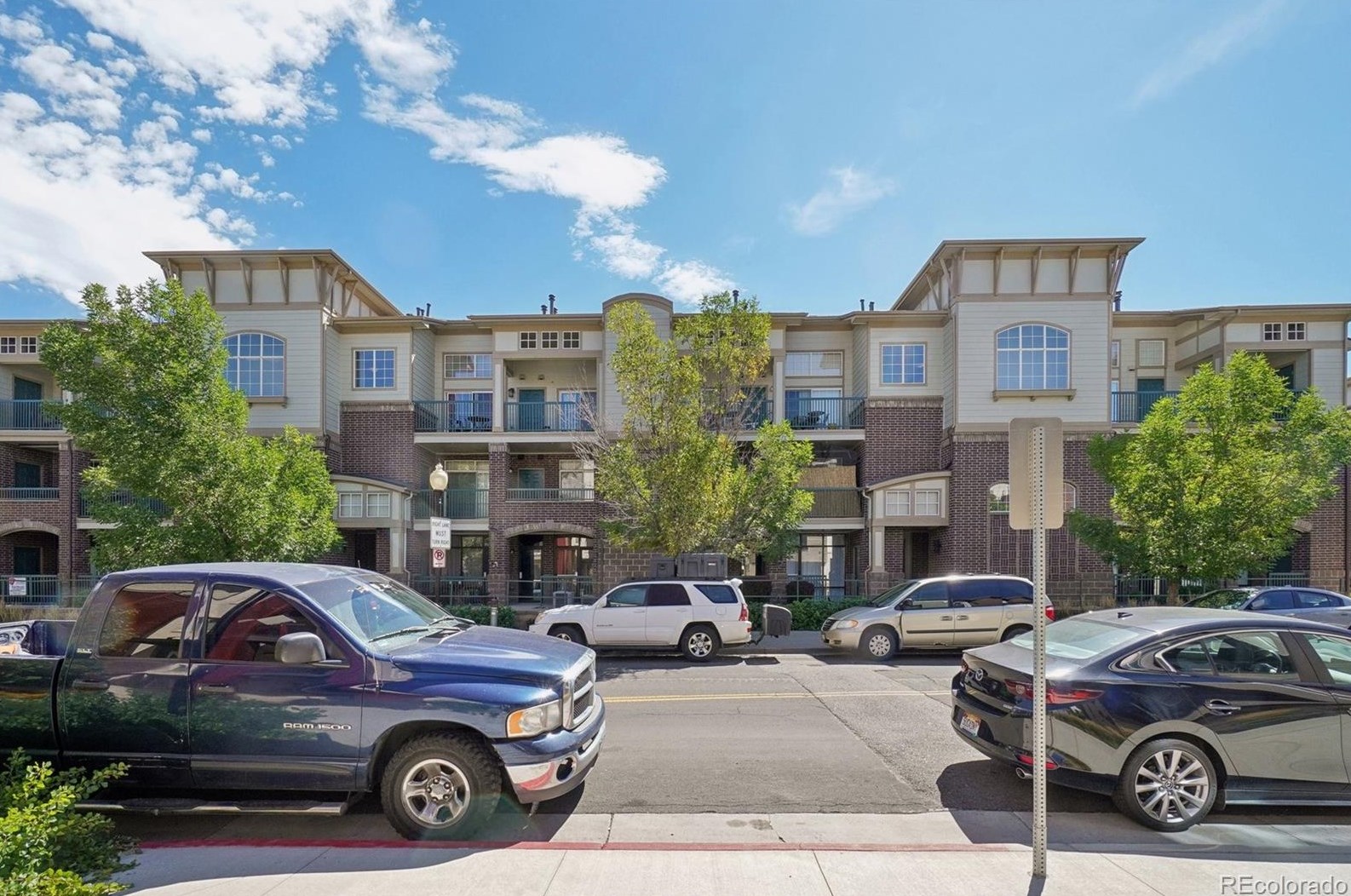 3852 Dallas St, Denver CO  80014-7425 exterior