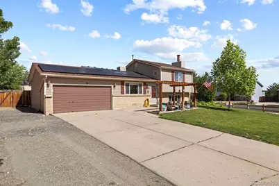 10429 Owens Circle, Broomfield, CO 80021 - Photo 2