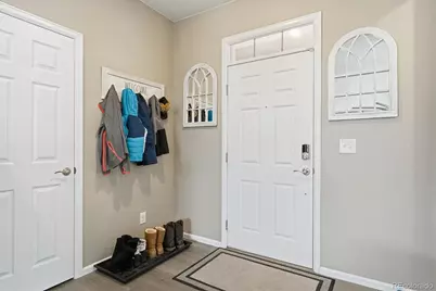 6047 N Halifax Court, Aurora, CO 80019 - Photo 4