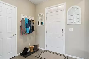 6047 N Halifax Ct, Aurora, CO 80019 - Photo 4
