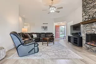 21931 E Canyon Pl, Aurora, CO 80016 - Photo 8