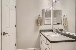 21931 E Canyon Pl, Aurora, CO 80016 - Photo 18