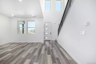 5688 N Killarney Court, Aurora, CO 80019 - Photo 10