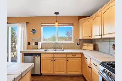 16681 E 106th Way, Commerce City, CO 80022 - Photo 12