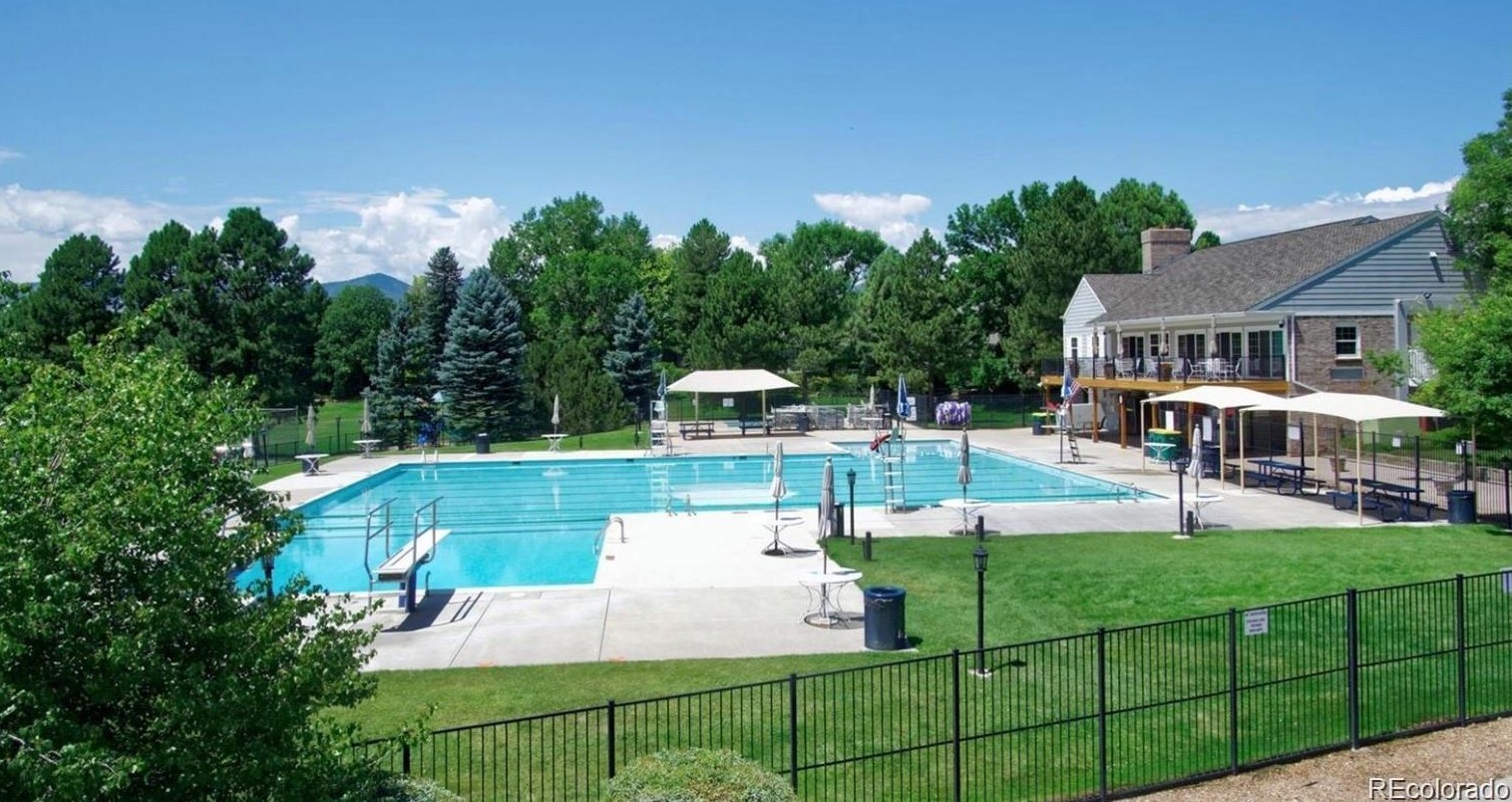 5335 Cody St, Littleton CO 80123-7320 exterior