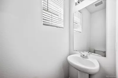 22335 E 39th Avenue, Aurora, CO 80019 - Photo 14