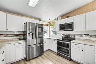 1819 Crystal St, Aurora, CO 80011 - Photo 2