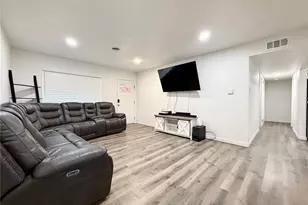 1001 Troy St, Aurora, CO 80011 - Photo 4
