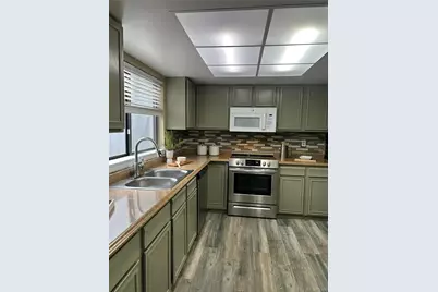 2490 S Worchester Court #B, Aurora, CO 80014 - Photo 8