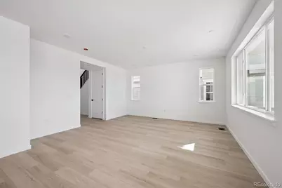 9227 Truckee Court, Commerce City, CO 80022 - Photo 8