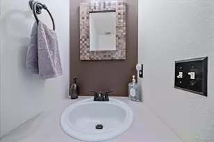 19130 E Ithaca Dr, Aurora, CO 80013 - Photo 12