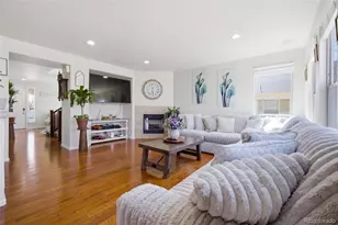 161 N Elk Ct, Aurora, CO 80018 - Photo 8