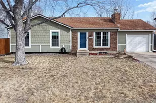 1736 Cottonwood St, Broomfield, CO 80020 - Photo 2
