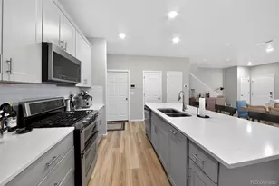 6078 N Lisbon St, Aurora, CO 80019 - Photo 6