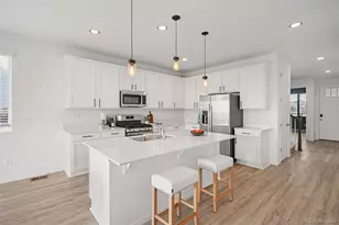 27536 E Byers Pl, Aurora, CO 80018 - Photo 8