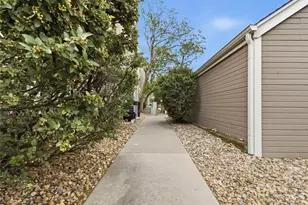 5705 W Atlantic Pl, Lakewood, CO 80227 - Photo 24