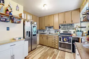 1960 Rowena St, Thornton, CO 80229 - Photo 10