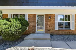 1430 S Vaughn Cir, Aurora, CO 80012 - Photo 4