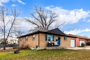 1040 E 112th Pl, Northglenn, CO 80233 - Photo 2